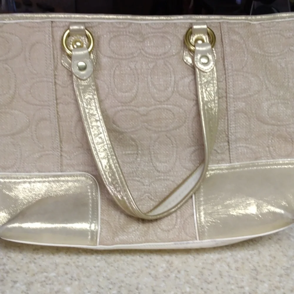 Coach Handbag - Picture 2 of 4